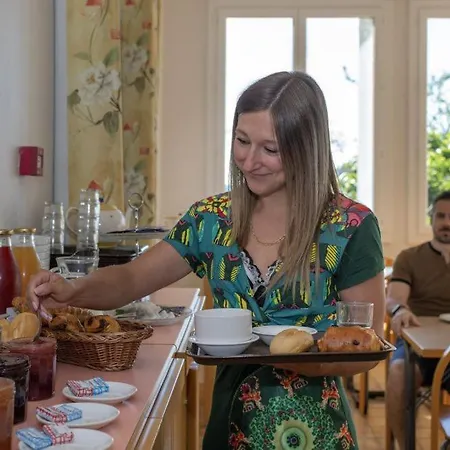 Centre De Chausse Hostel