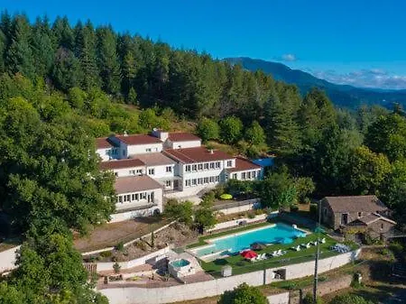 Centre De Chausse Hostel *