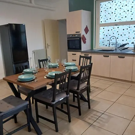 بيت شباب Centre De Chausse *