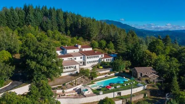 Centre De Chausse بيت شباب *